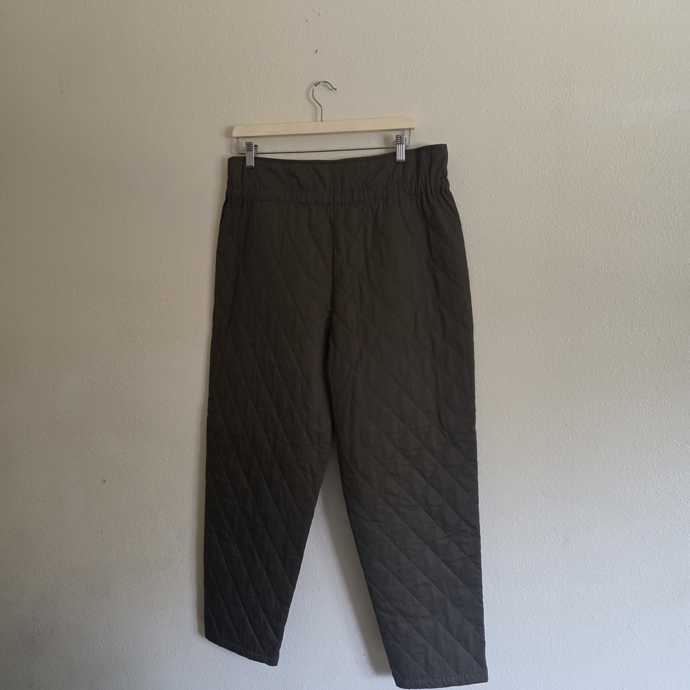 Banana Republic Quilted Capris - Olive Green - Picture 2 of 8